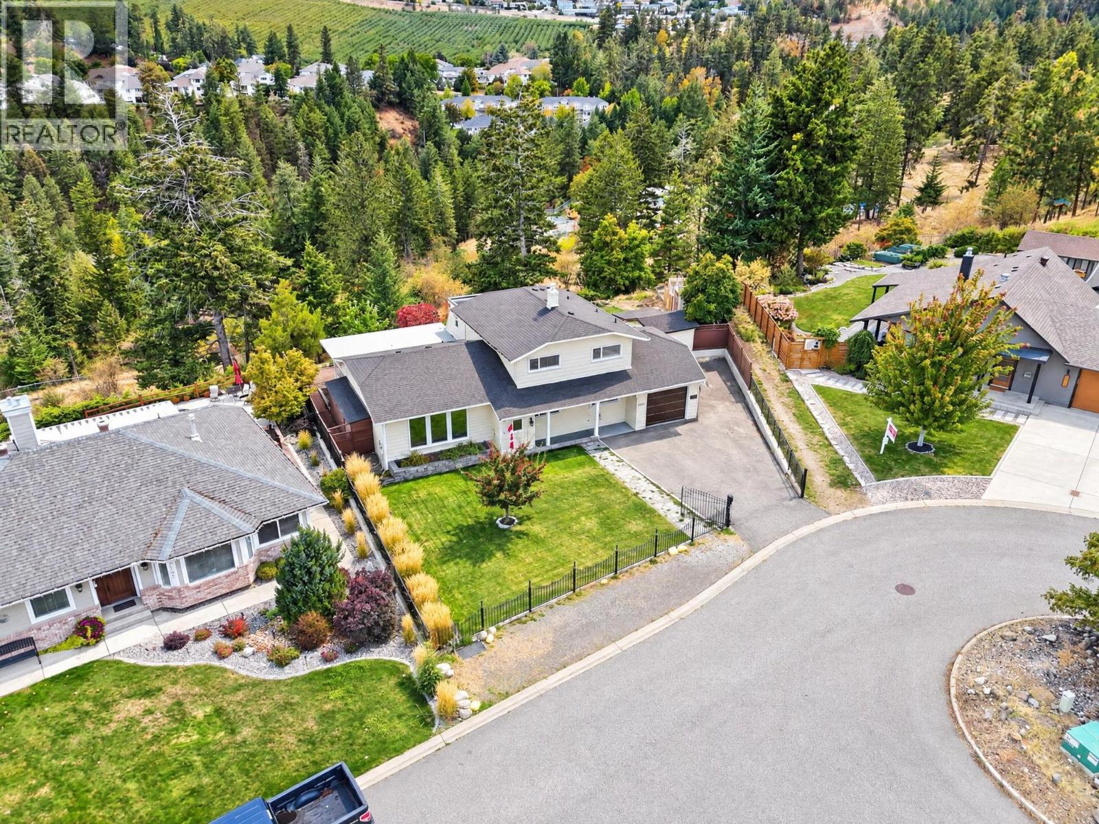 2571 Pineridge Place, West Kelowna