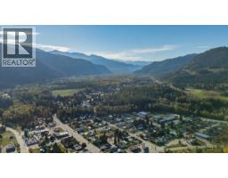 514 Davies Avenue, Salmo, BC V0G1Z0 Photo 35