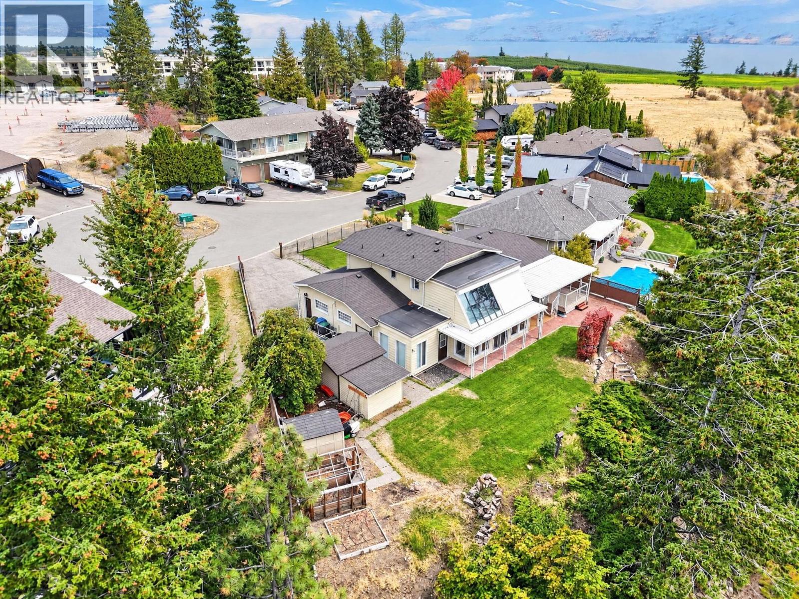 2571 Pineridge Place, West Kelowna