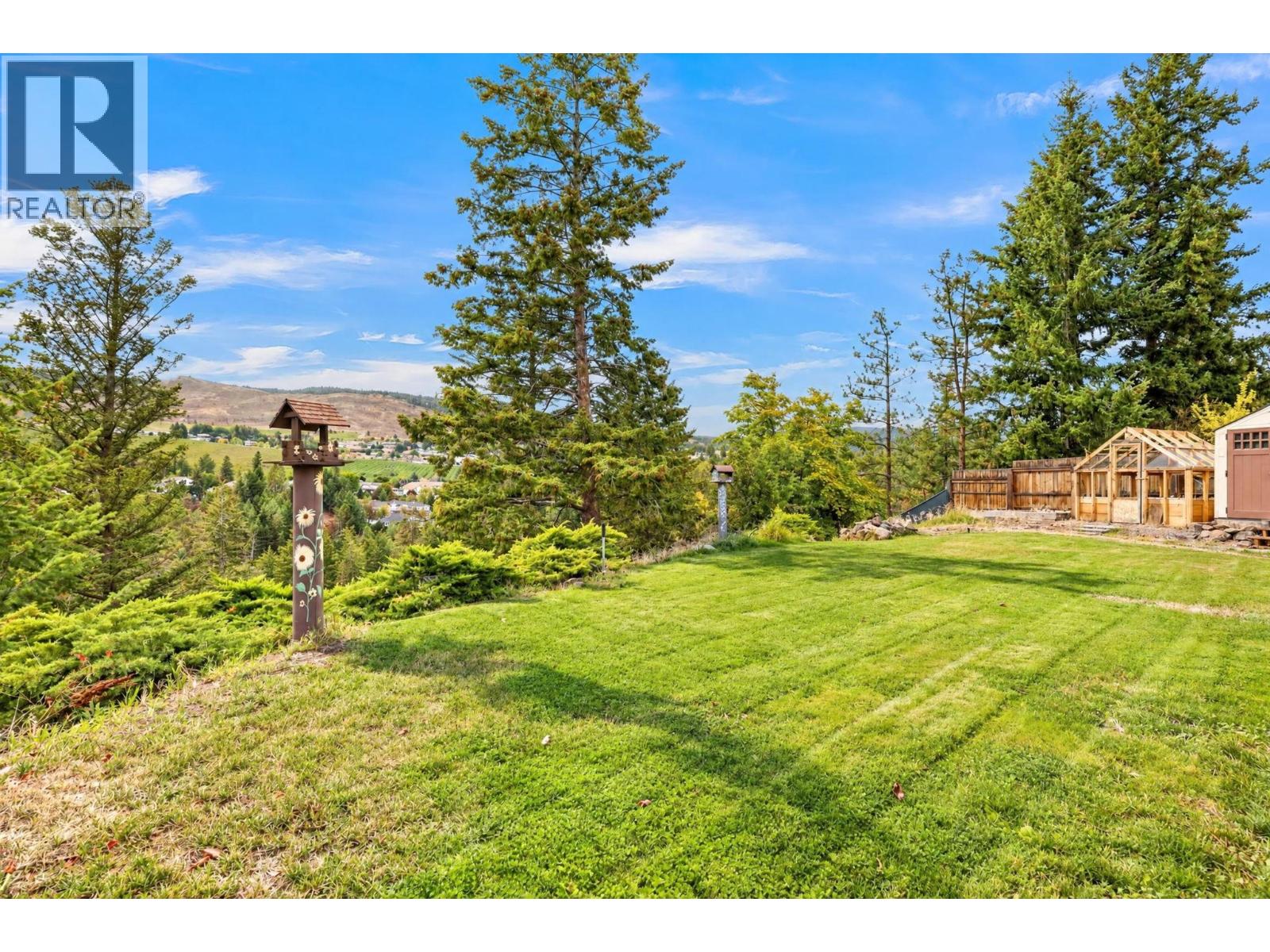 2571 Pineridge Place, West Kelowna