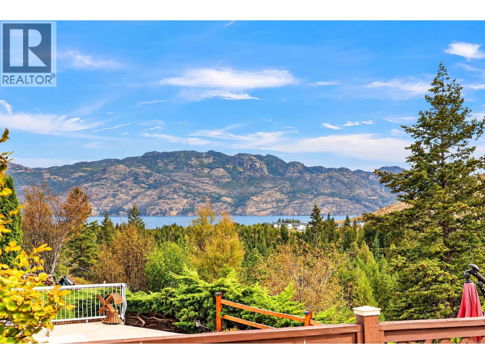 2571 Pineridge Place, West Kelowna