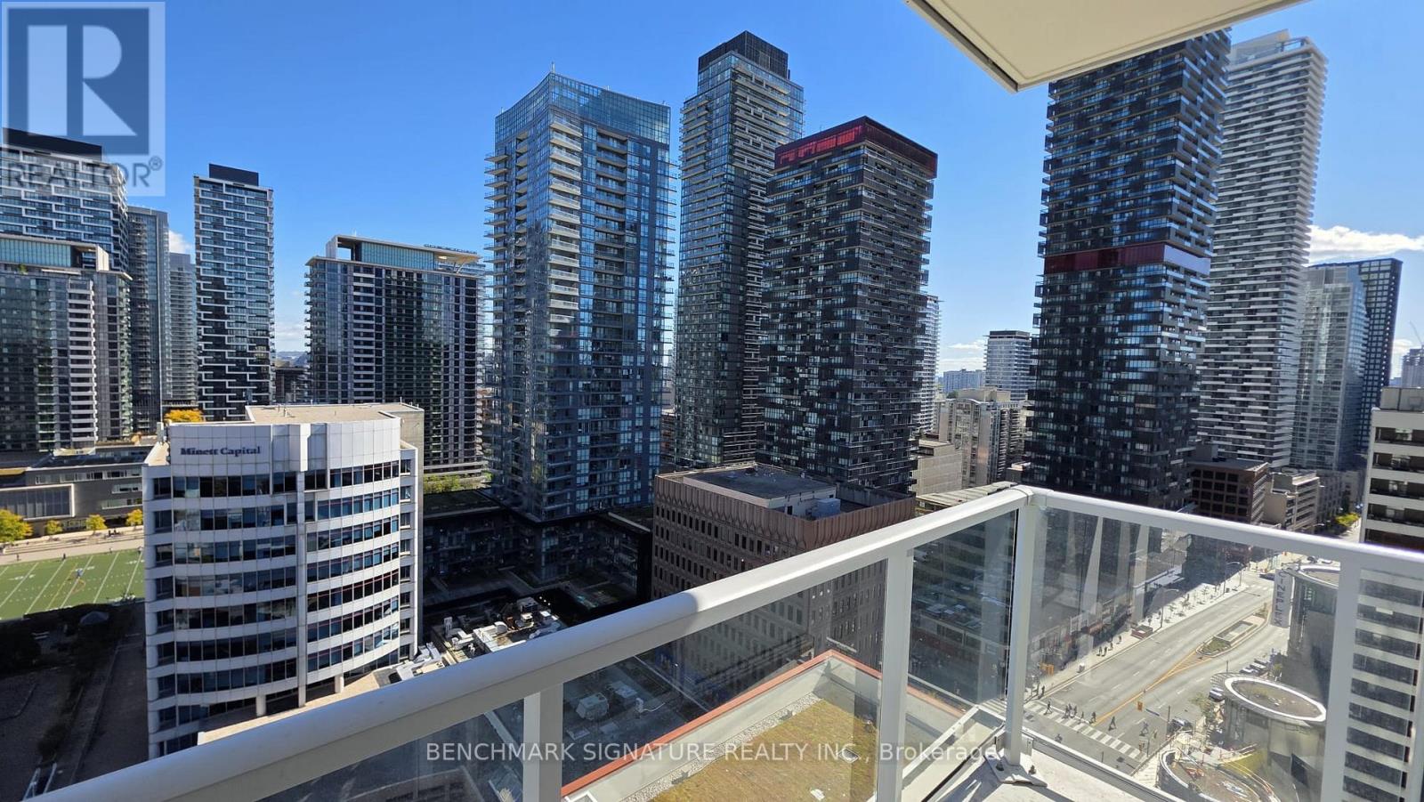 33 Helendale Avenue — photo 30