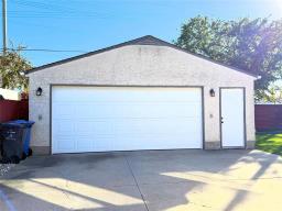 93 Crestwood Crescent, Winnipeg, MB R2J1H8 Photo 25