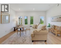 101 7057 Central Saanich Rd, Central Saanich, BC V8M1Y3 Photo 12