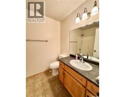 Family room - 435 Southwood Drive, Prince Albert, SK S6V8E5 Photo 9