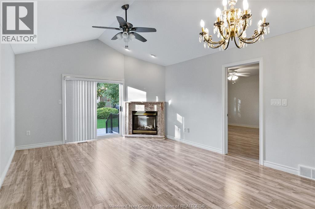 1487 IMPERIAL CRESCENT - 16