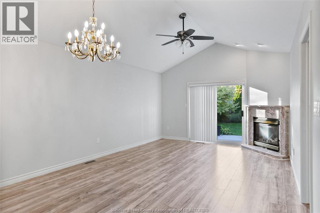 1487 IMPERIAL CRESCENT - 17