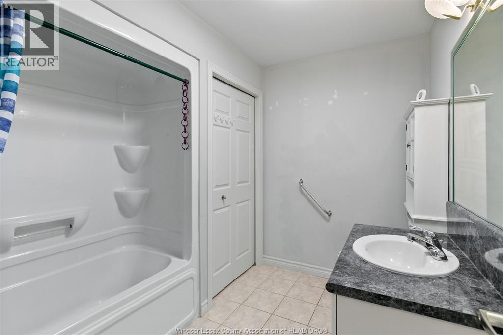 1487 IMPERIAL CRESCENT - 22