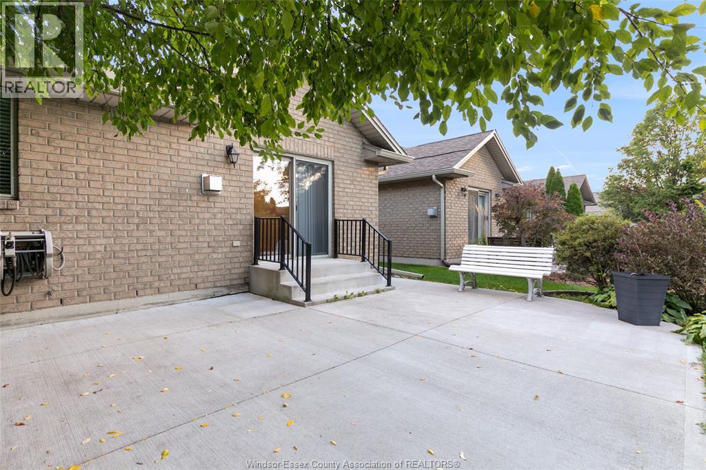 1487 IMPERIAL CRESCENT - 31