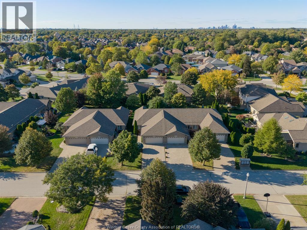 1487 IMPERIAL CRESCENT - 44
