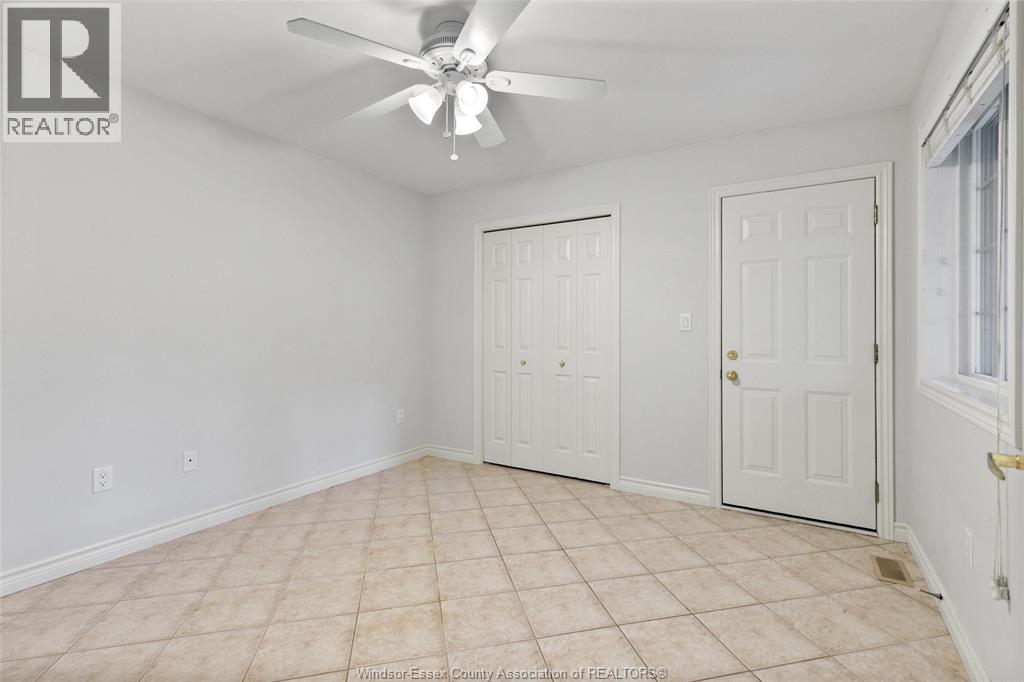 1487 IMPERIAL CRESCENT - 7