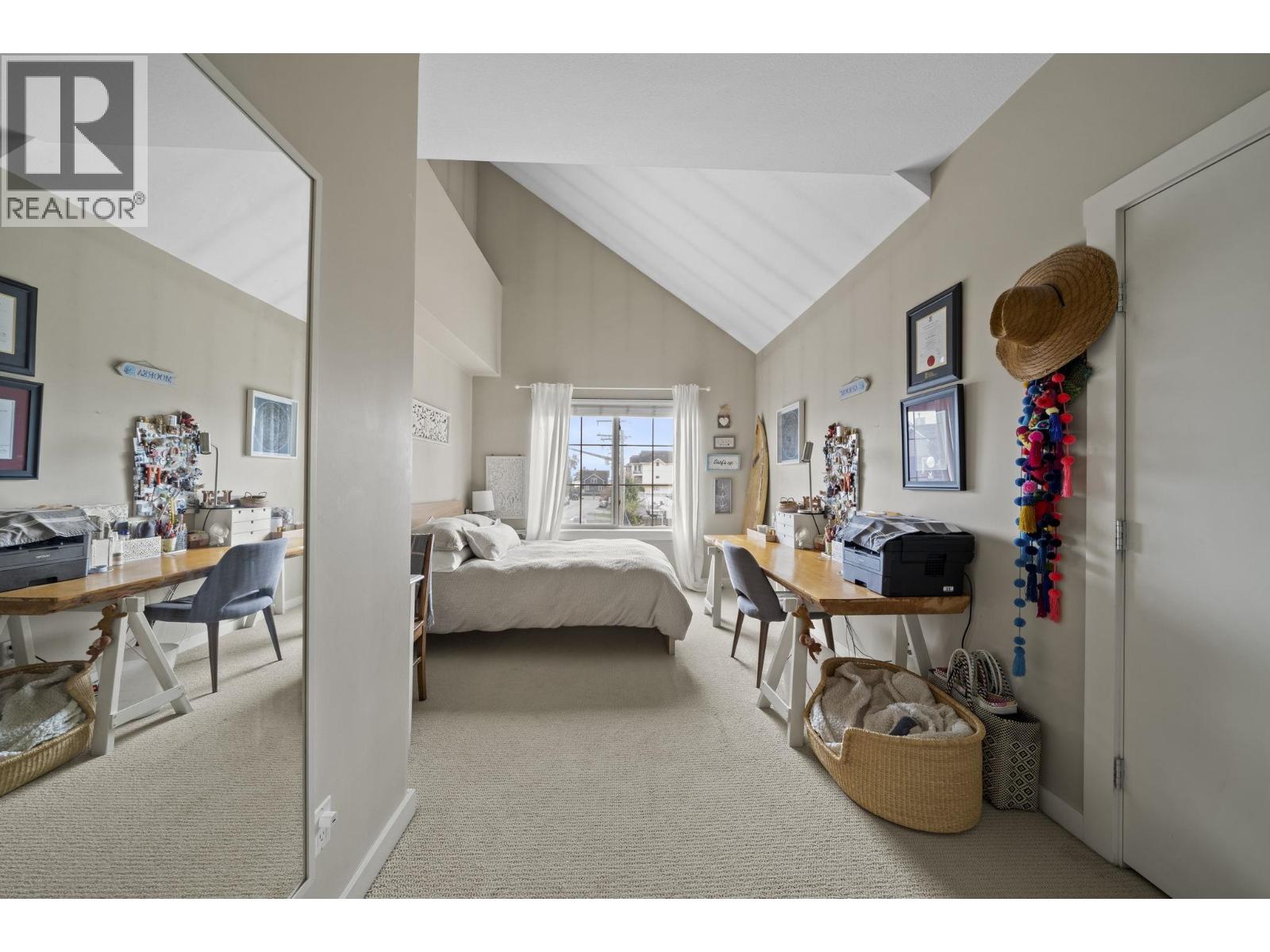 7 6233 LONDON ROAD, Richmond - Image 1