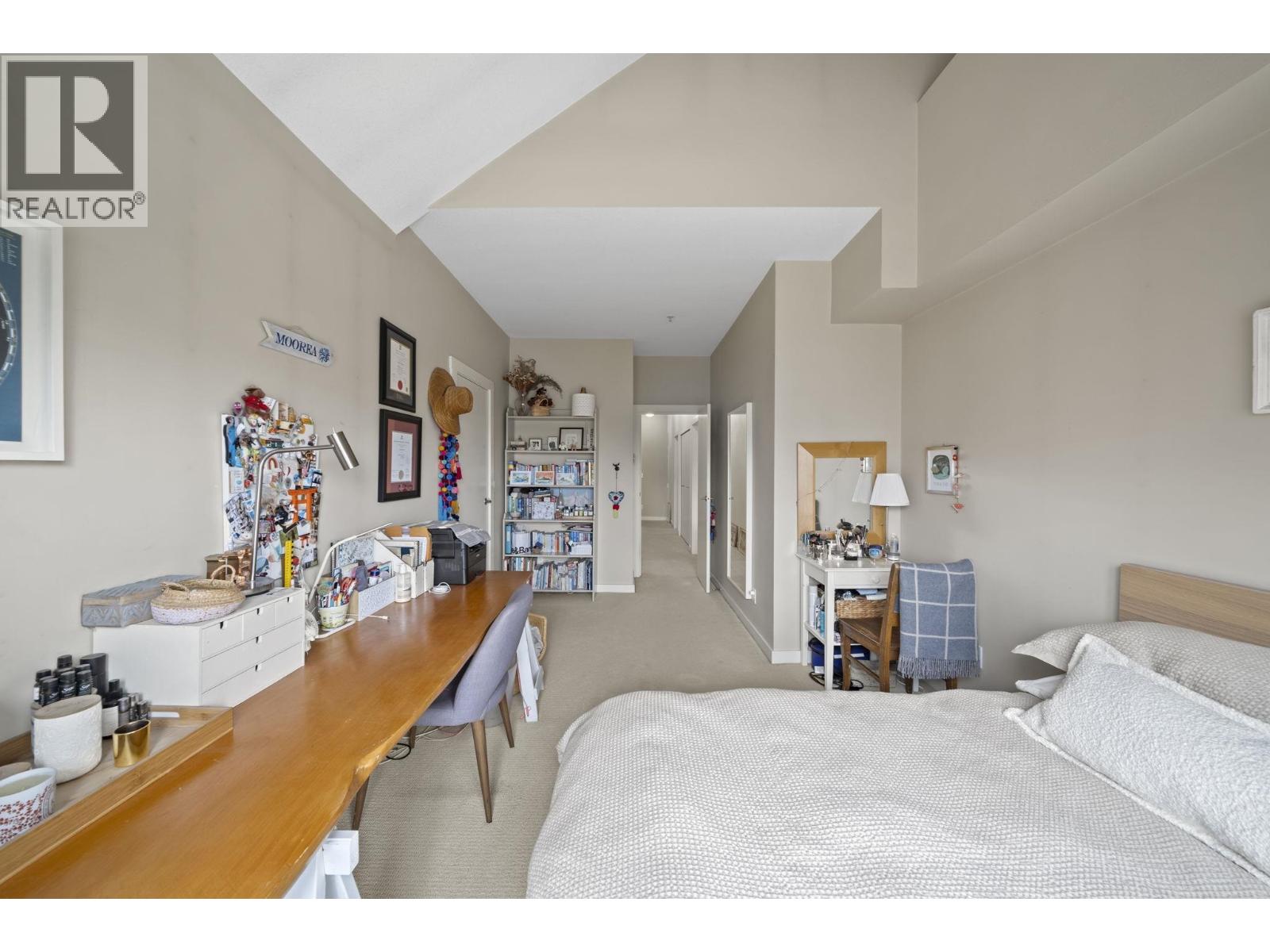7 6233 LONDON ROAD, Richmond - Image 1
