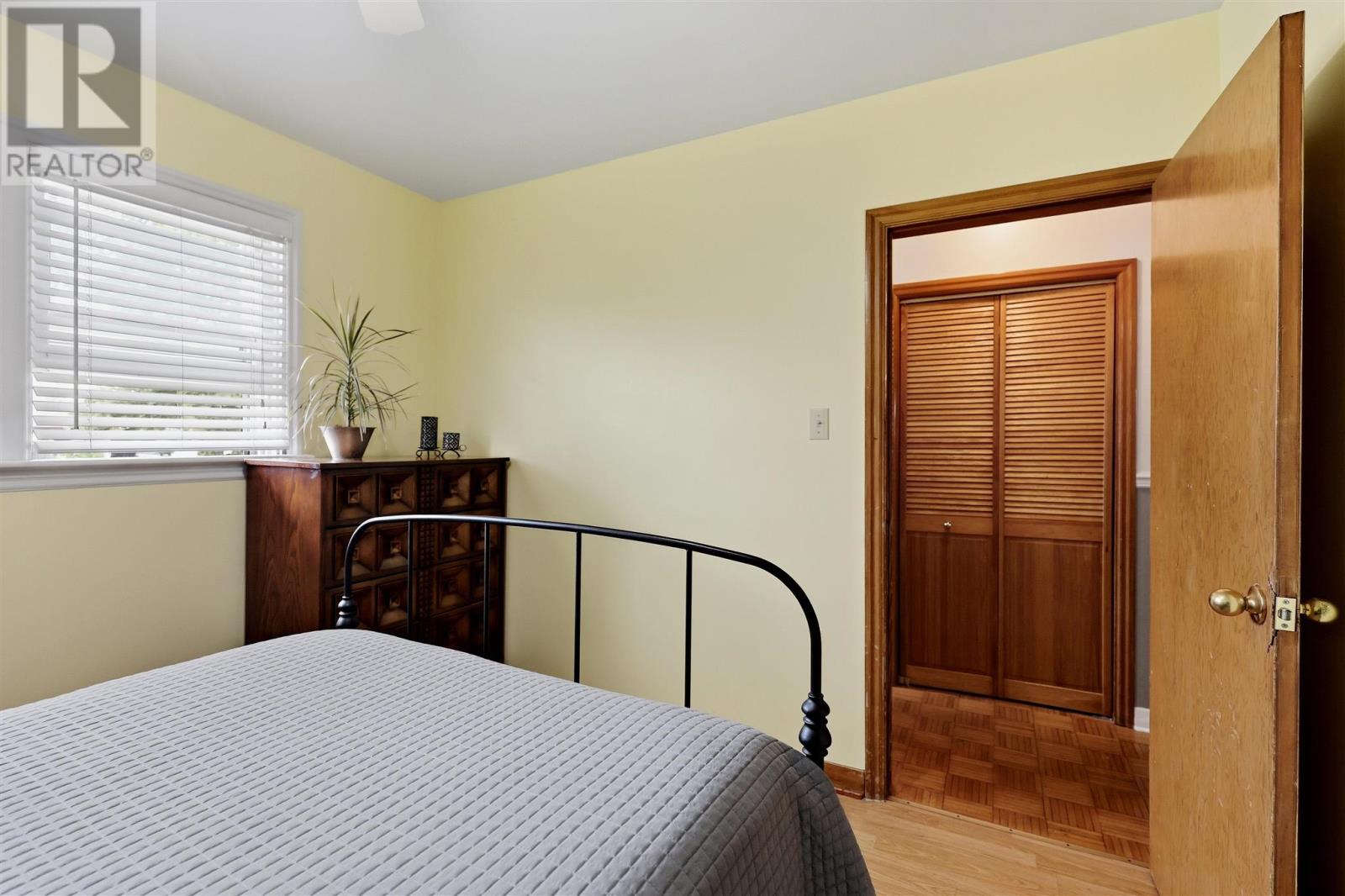 44 McCrea ST - 21