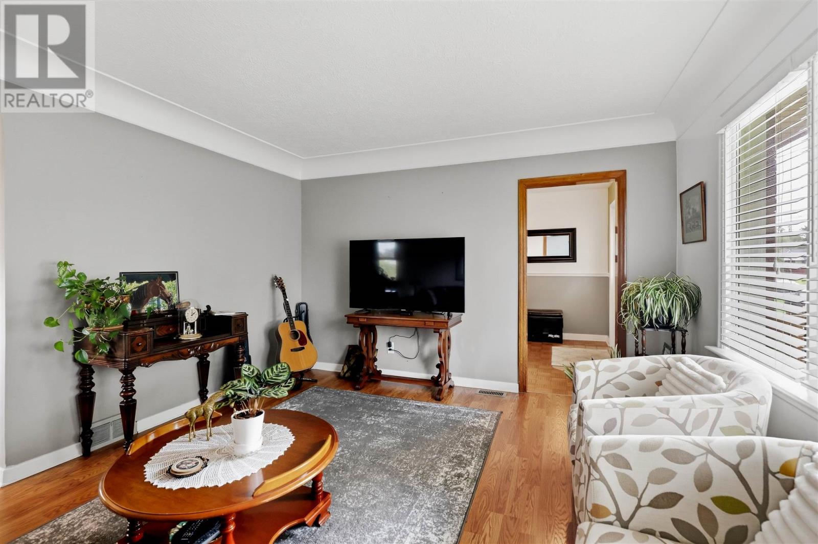 44 McCrea ST - 4