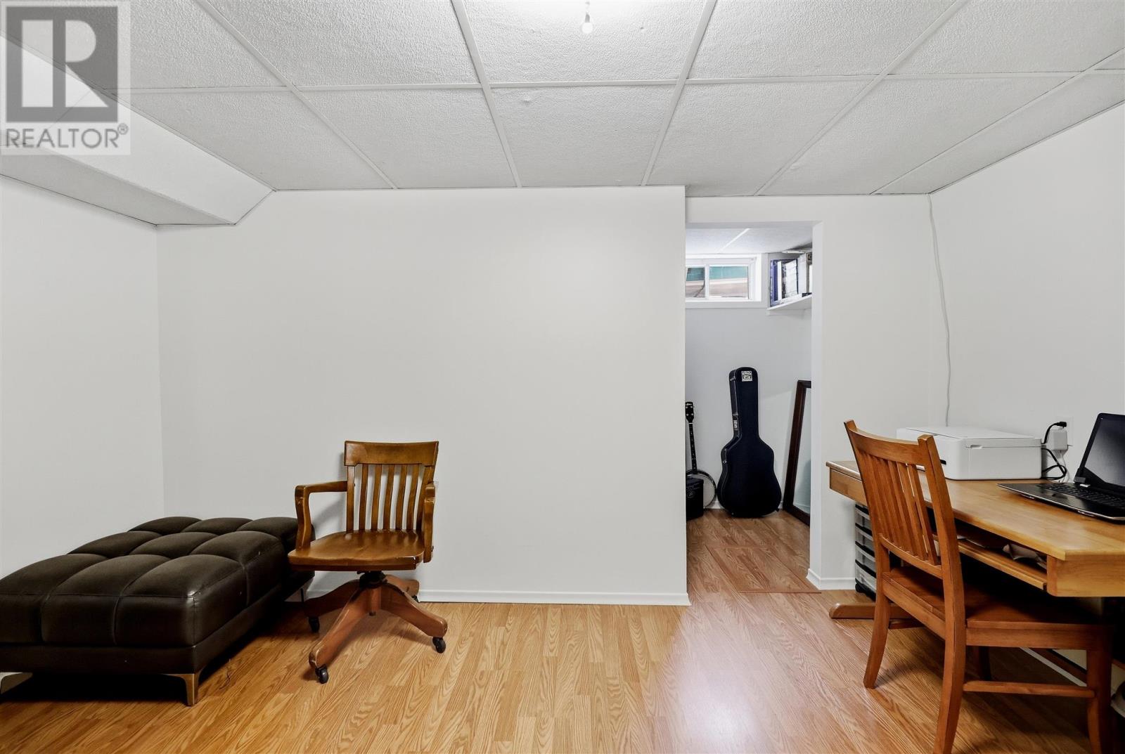 44 McCrea ST - 33