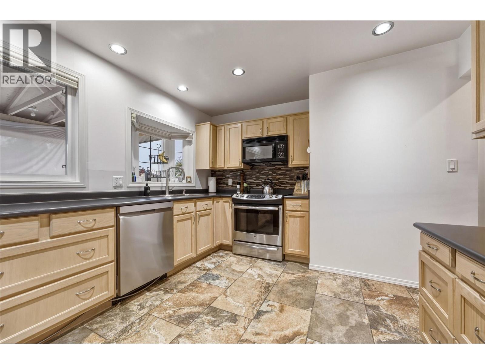 1206 39B Avenue - 11