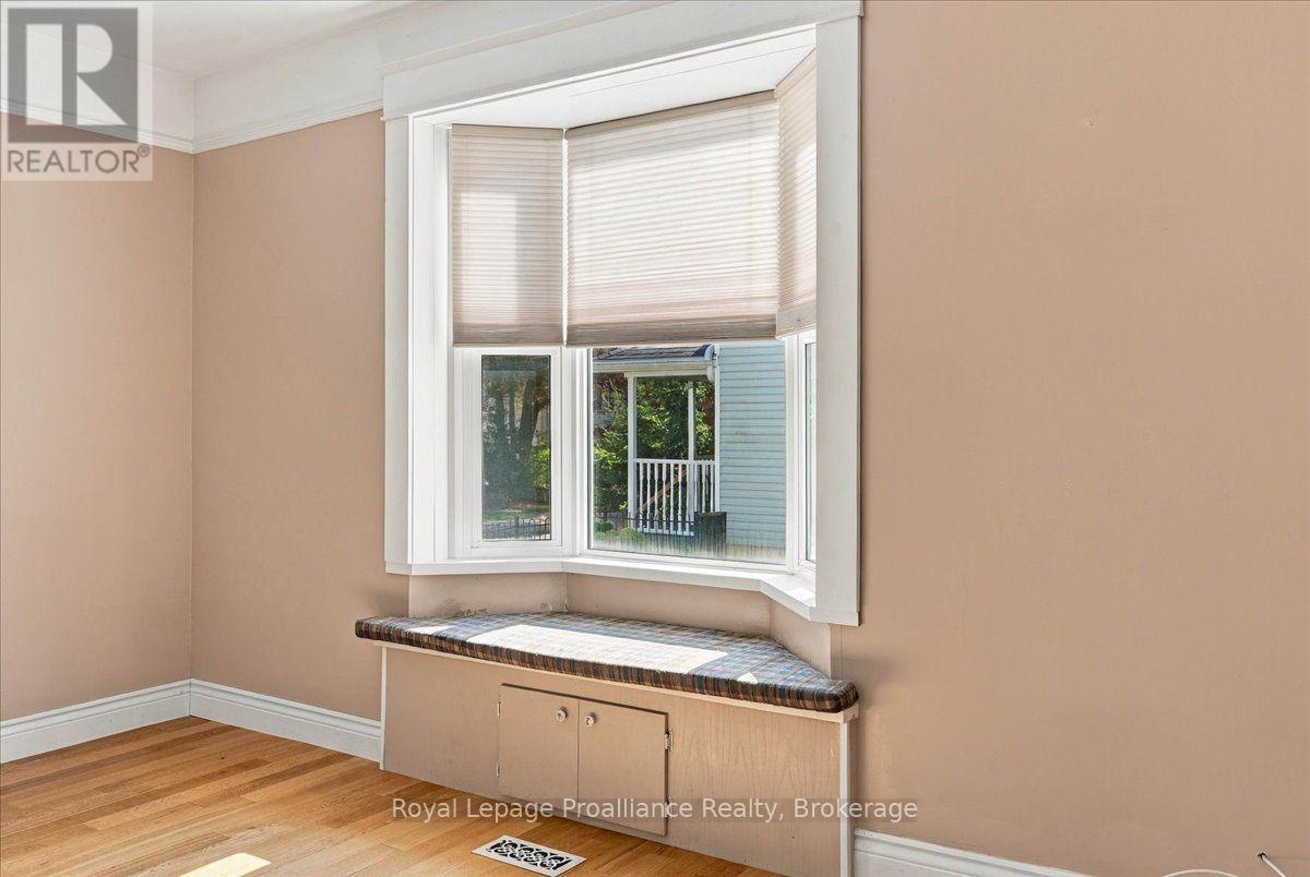 90 Chatham Street, Belleville, ON photo 14