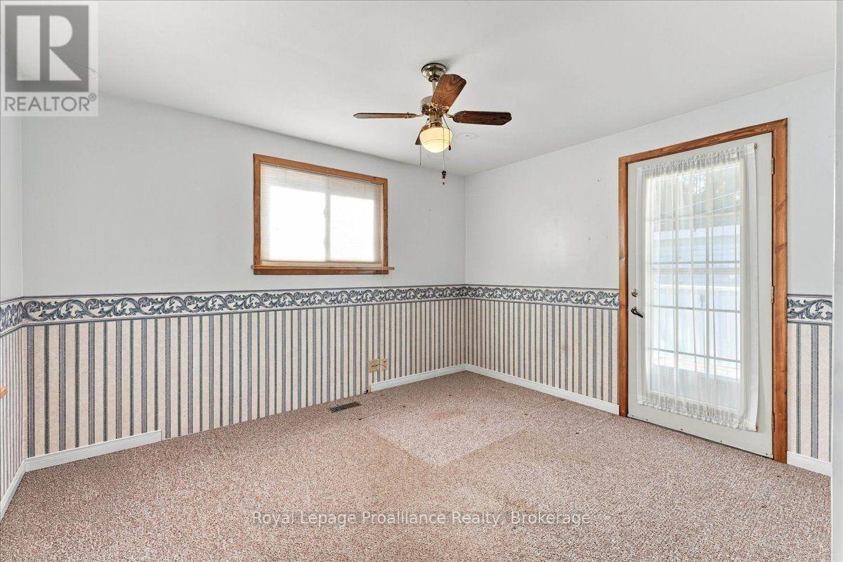 90 Chatham Street, Belleville, ON photo 15