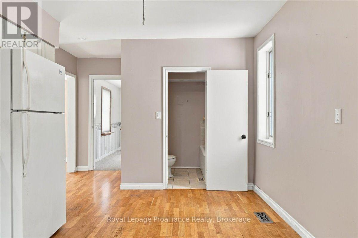 90 CHATHAM STREET - 17