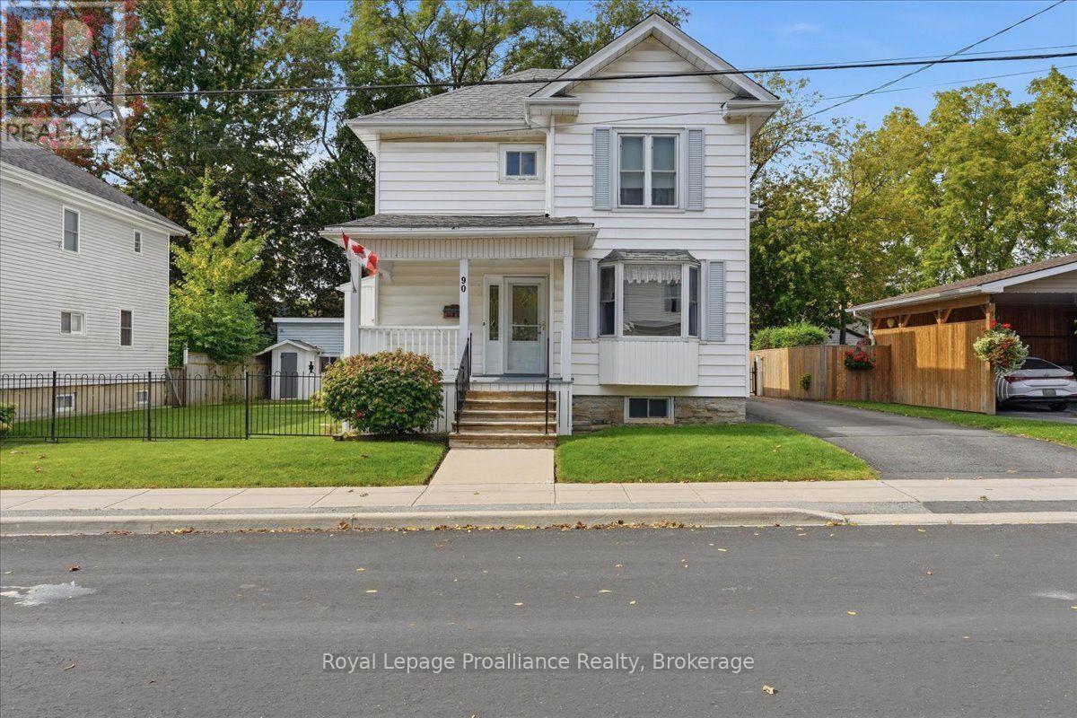 90 Chatham Street, Belleville, ON photo 2