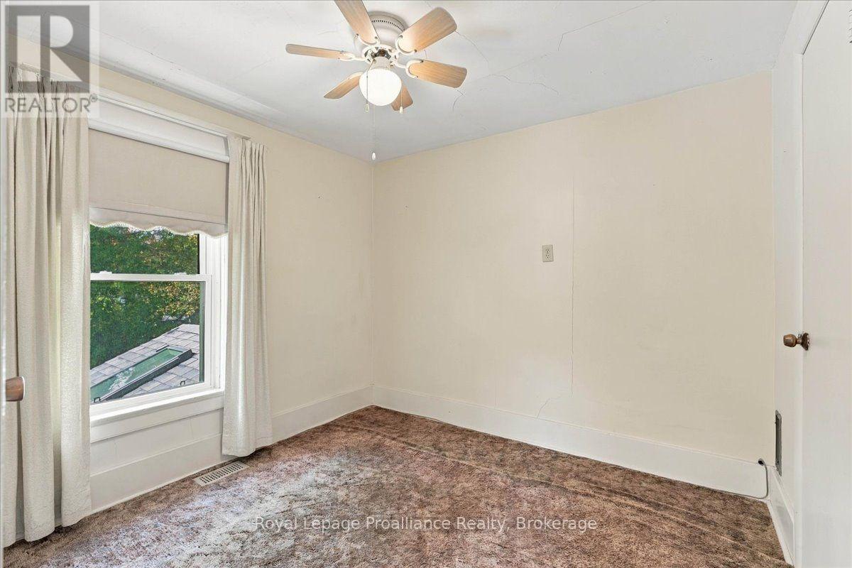 90 Chatham Street, Belleville, ON photo 34