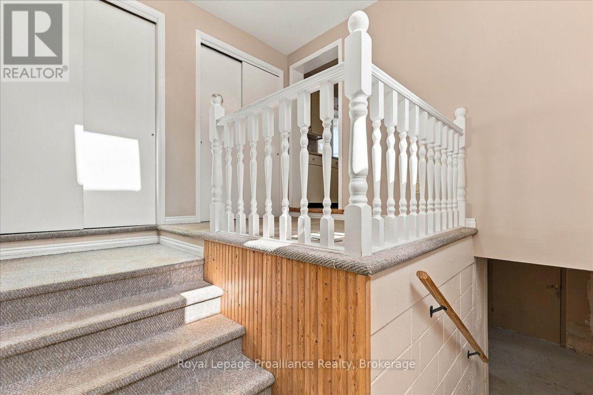 90 Chatham Street, Belleville, ON photo 38