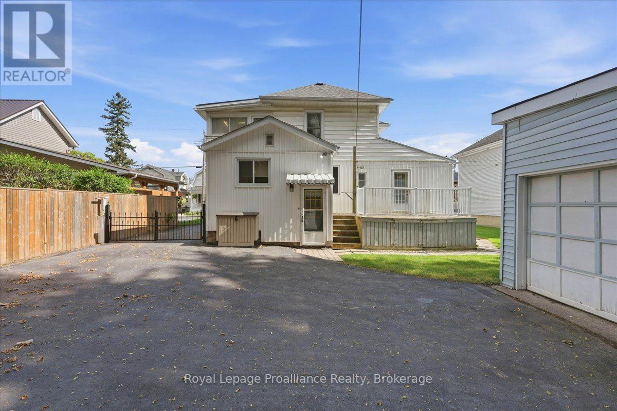 90 Chatham Street, Belleville, ON photo 44