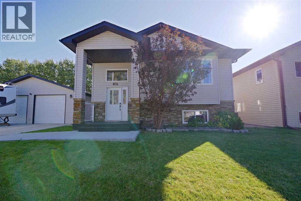 604 6 Street N - 2