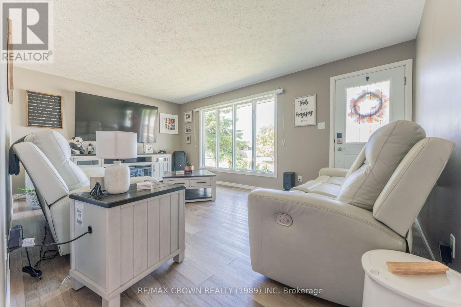 29 HAZEL STREET - Image 14