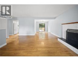 1951 Szasz Dr, Nanaimo, BC V9X1B9 Photo 16