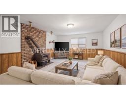 1951 Szasz Dr, Nanaimo, BC V9X1B9 Photo 43