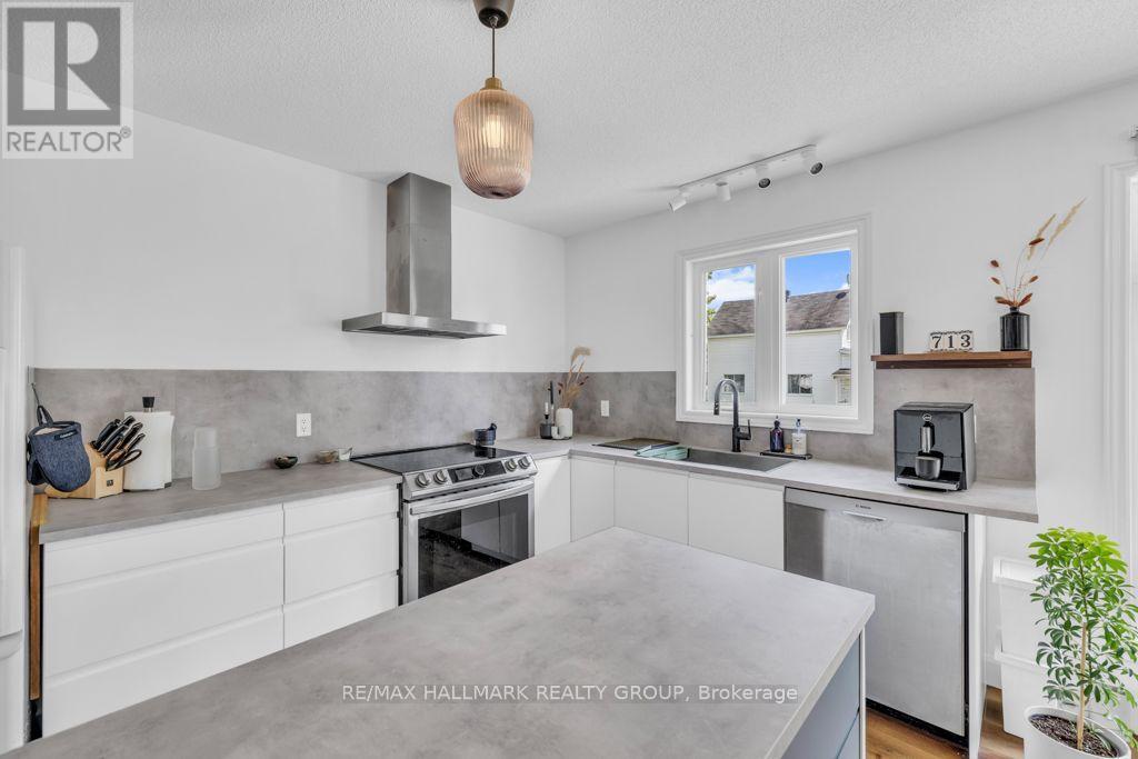 713 Brebeuf Street — photo 15