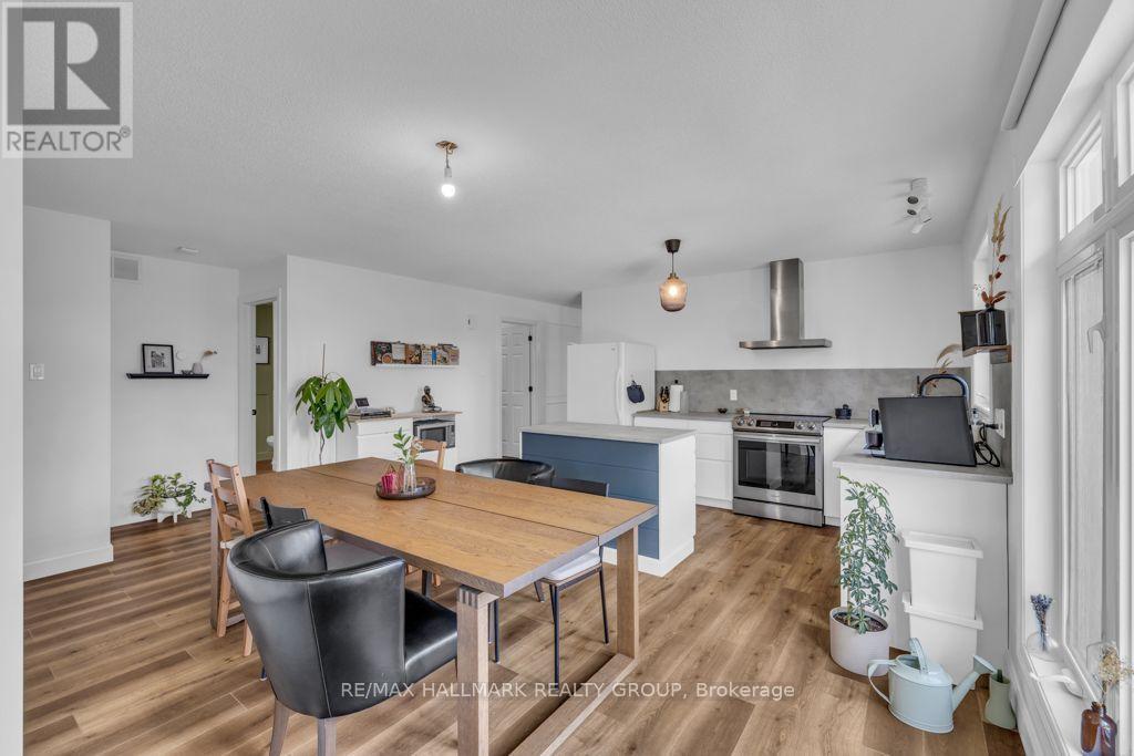 713 Brebeuf Street — photo 22