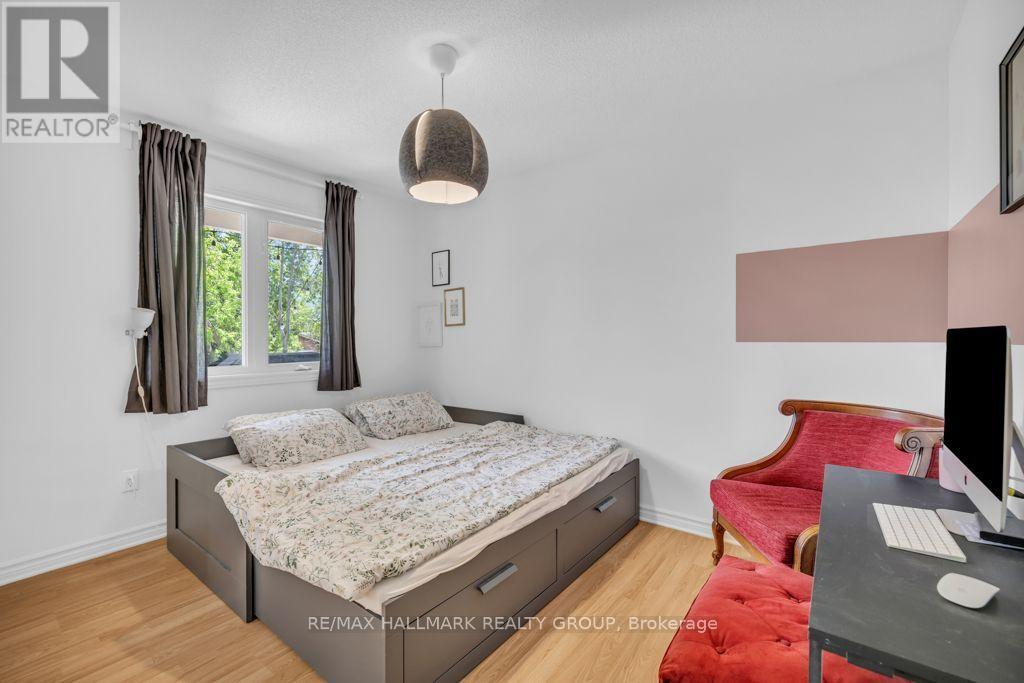 713 Brebeuf Street — photo 26