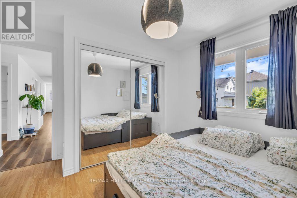 713 Brebeuf Street — photo 27