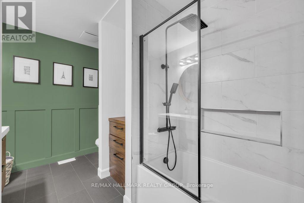 713 Brebeuf Street — photo 28