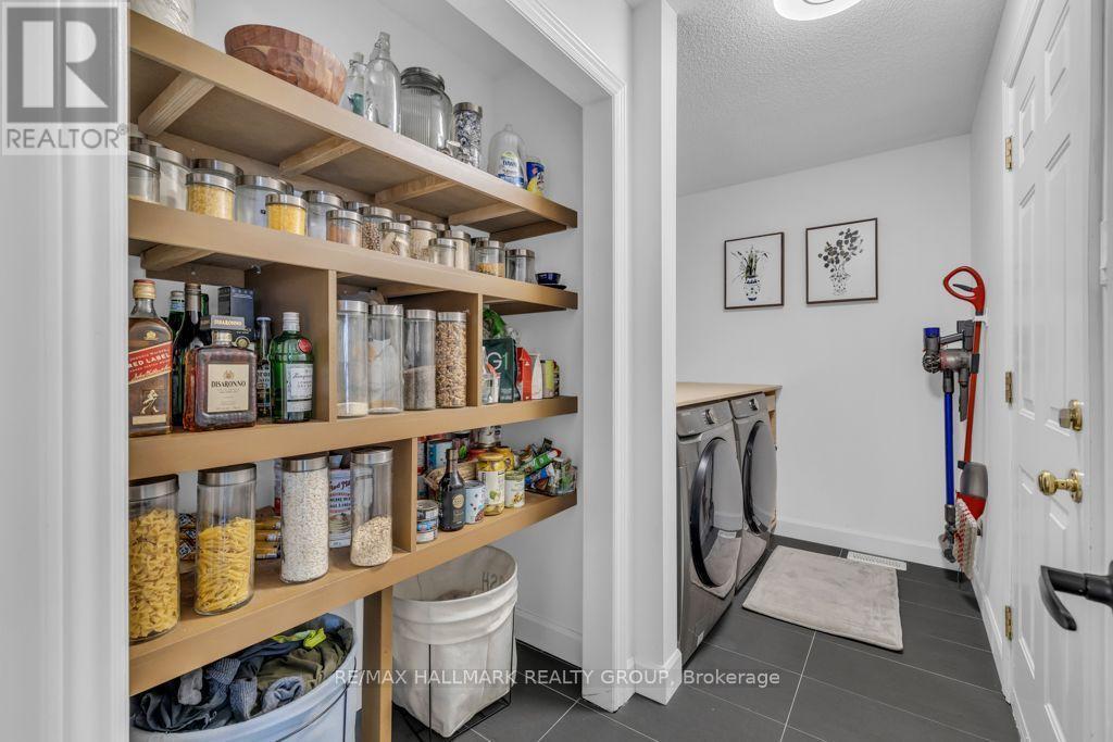 713 Brebeuf Street — photo 30