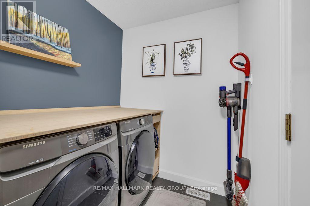 713 Brebeuf Street — photo 31