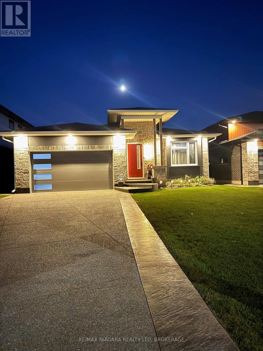 250 COLBECK DRIVE S - 22