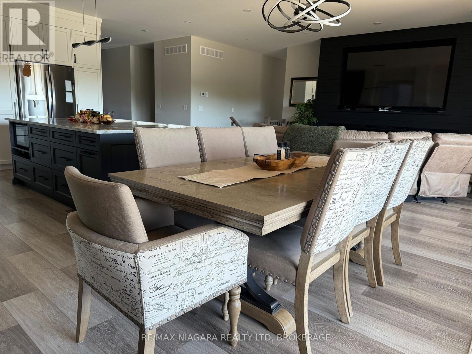 250 COLBECK DRIVE S - Image 4