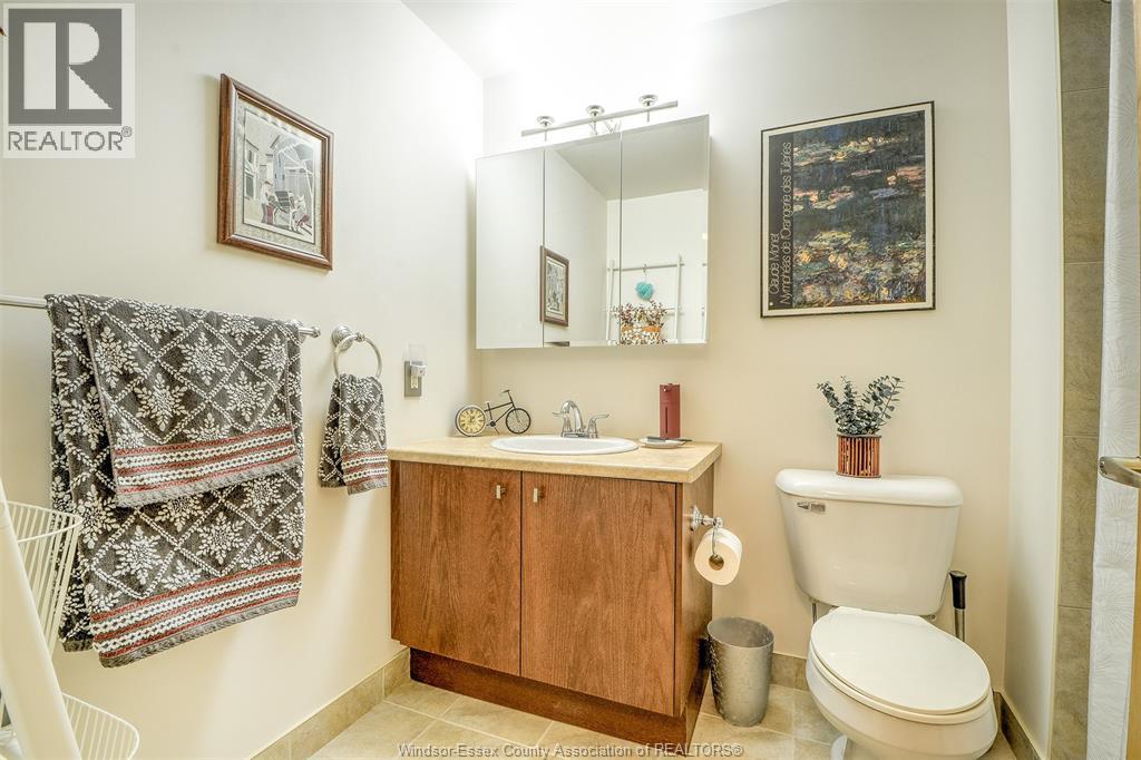 #105 2175 WYANDOTTE STREET East - 20