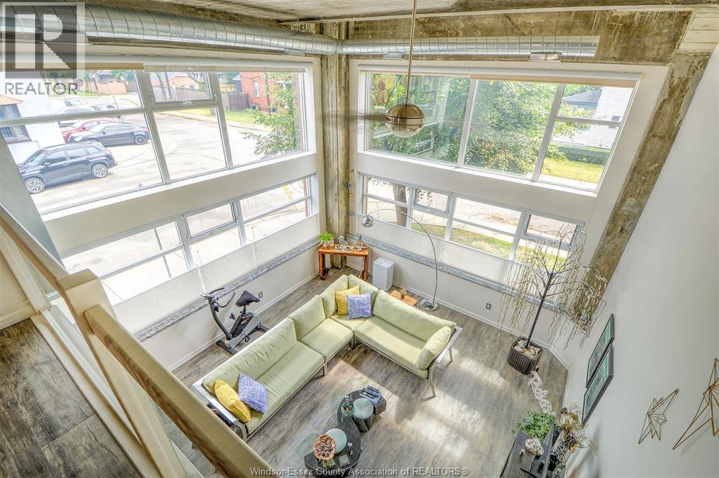 #105 2175 WYANDOTTE STREET East - 26