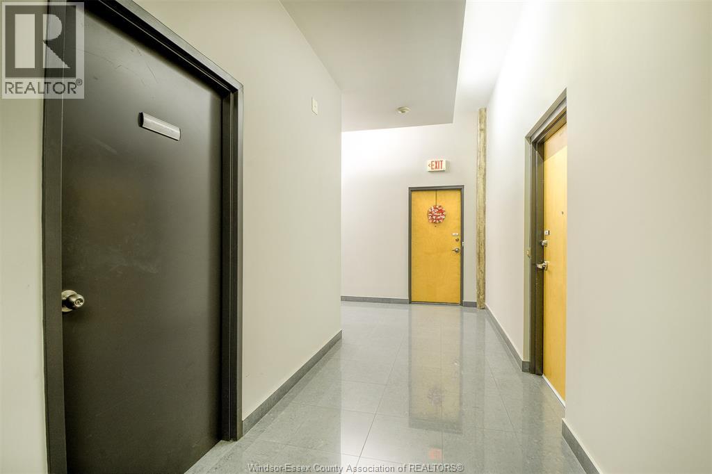 #105 2175 WYANDOTTE STREET East - 30