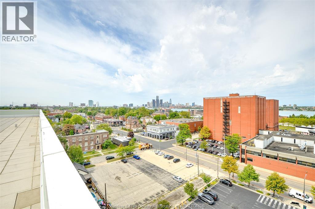 #105 2175 WYANDOTTE STREET East - 41