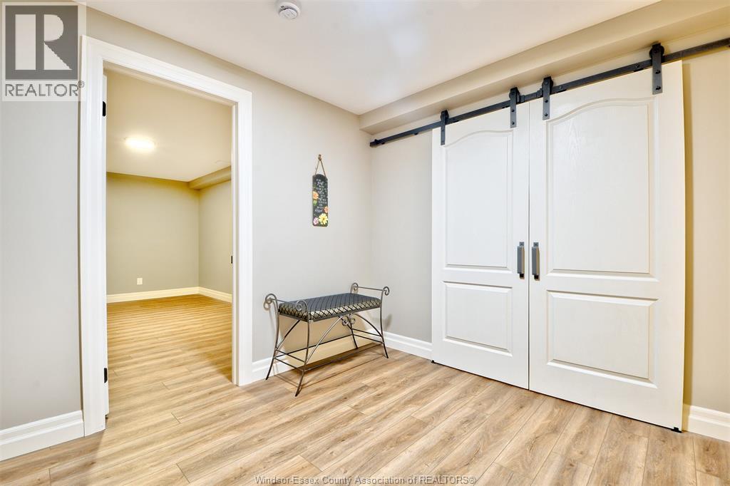 107 MEADOWVIEW - 33
