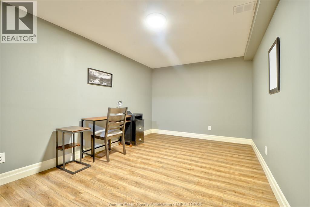 107 MEADOWVIEW - 34