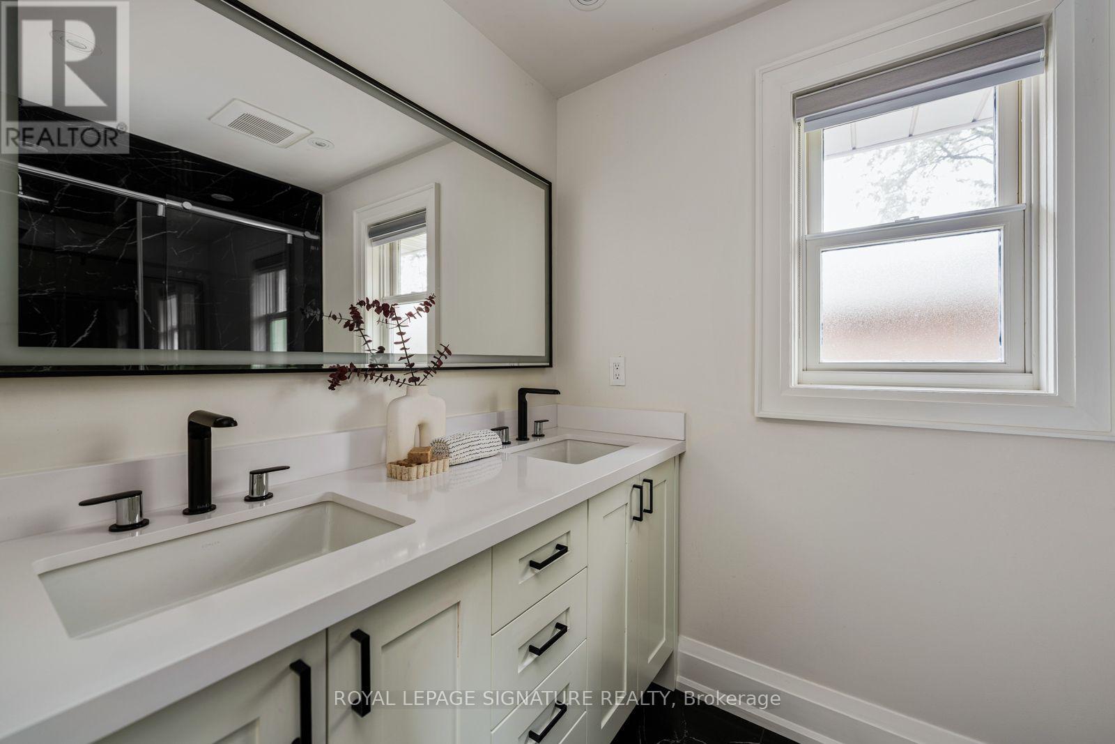 Photo 16 of 9 Danville Drive, Toronto (St. Andrew-Windfields)