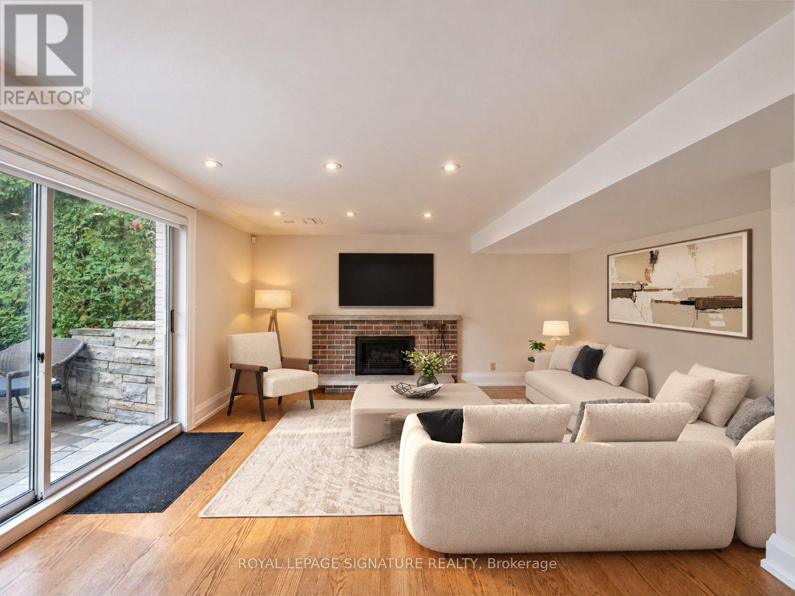 9 DANVILLE DRIVE - 23