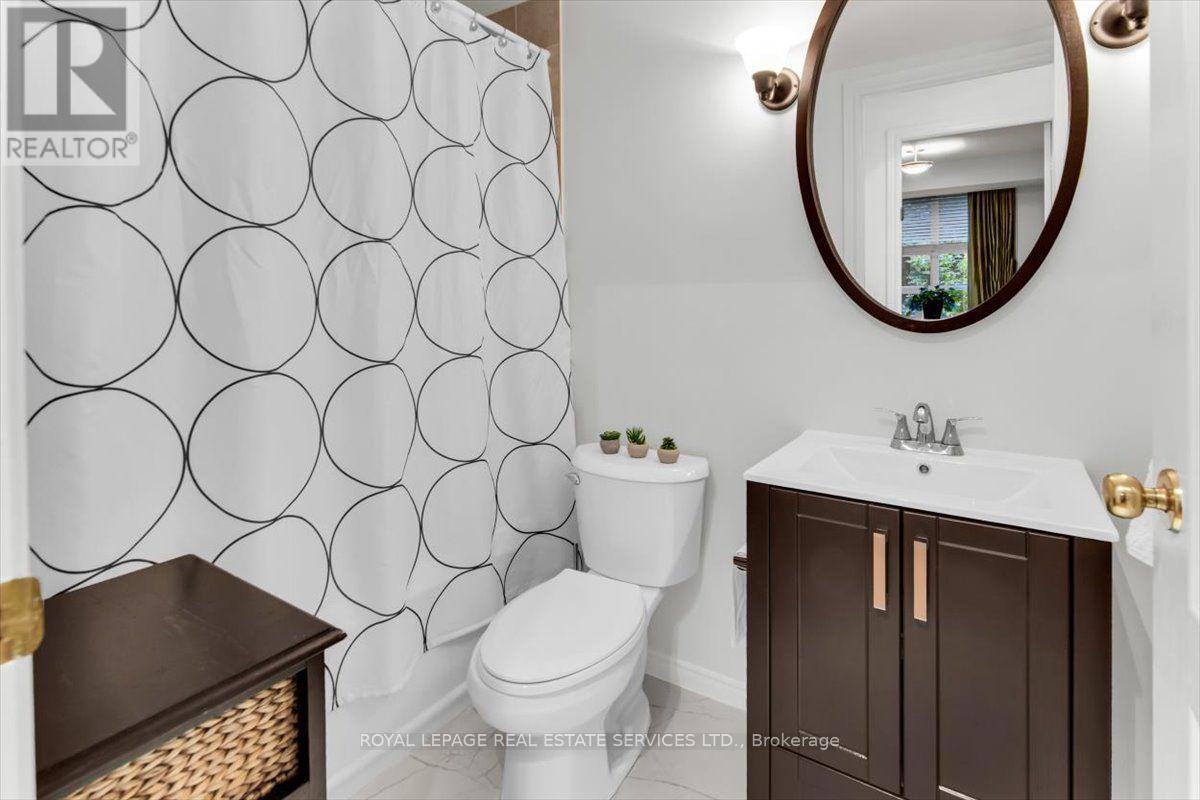 Photo 16 of 317 - 28 William Carson Crescent, Toronto (St. Andrew-Windfields)